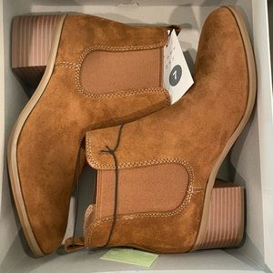 🆕 Ankle Booties - New In Box, Size 11